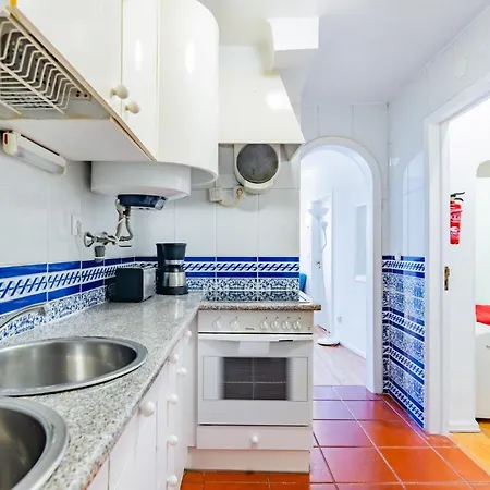 Apartment 2br At Chiado Historical Heart Of