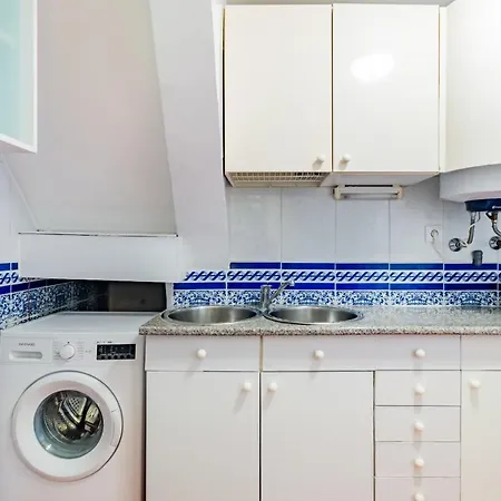 Apartment 2br At Chiado Historical Heart Of